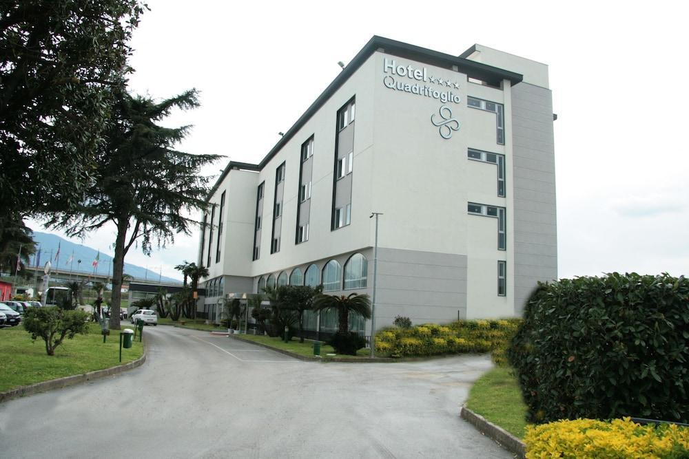 Hotel Quadrifoglio Castello di Cisterna Exterior foto